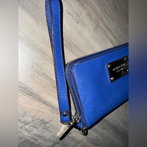Michael Kors Vibrant Blue Wristlet - Picture 2 of 6